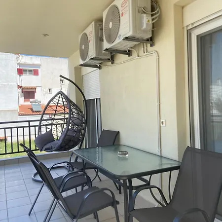 μια ανάσα από τη θάλασσα, * Agia Triada (Thessaloniki)