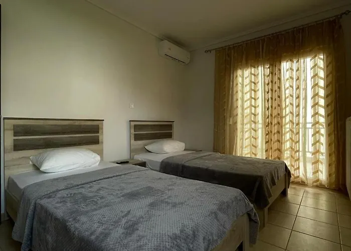 μια ανάσα από τη θάλασσα, * Agia Triada (Thessaloniki)