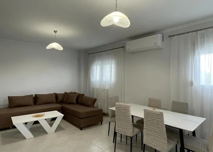 μια ανάσα από τη θάλασσα, Apartment